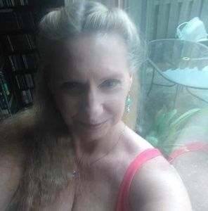 Meet your Posher, Pamela